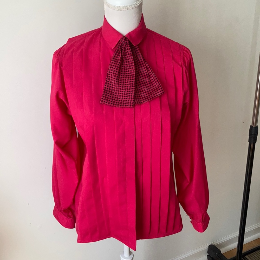 Jennifer Sz 10 red 70s bow tie aesthetic office boho cottage wear grandma blouse